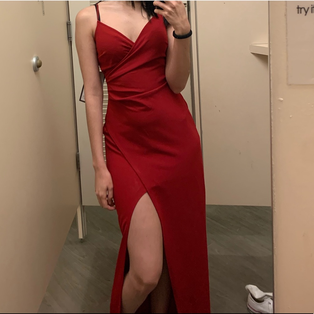 Emerald Sundae Sleeveless Red Long Dress